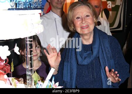 Die französische Schauspielerin Michele Morgan feiert am 2. März 2009 in Paris ihren 89. Geburtstag. Foto von Marco Vitchi/ABACAPRESS.COM Stockfoto