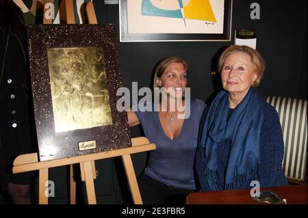 Die französische Schauspielerin Michele Morgan feiert am 2. März 2009 in Paris ihren 89. Geburtstag. Foto von Marco Vitchi/ABACAPRESS.COM Stockfoto