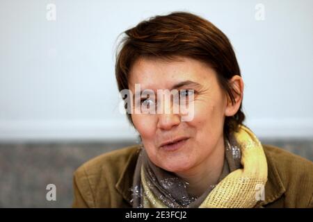 Conference de Presse de Lutte Ouvriere (LO) dans le cadre des elections europeennes de 2009 en Presence de Nathalie Arthaud, porte-parole nationale a Rennes, France le 25 Fevrier 2009. Foto Pierrick Sauvage/ABACAPRESS.COM Stockfoto