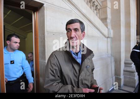 Joseph Versini im Pariser Gerichtsgebäude, um am 6. März 2009 am Prozess gegen Yvan Colonna in Paris teilzunehmen. Foto von Mousse/ABACAPRESS.COM Stockfoto