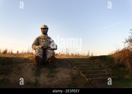 DURHAM, ENGLAND - 15. FEBRUAR 2019 : WEIDENMANN, Statue eines Bergmanns in Low Burnhall Woods, Durham, England Stockfoto
