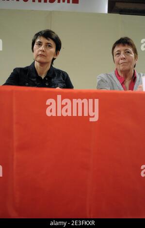 Nathalie Arthaud, nouvelle porte-parole de Lutte Ouvriere et Arlette Laguiller ont participe a un Meeting a Lille, France le 11 Mars, 2009. Foto Norbert Angielczyk/ABACAPRESS.COM Stockfoto