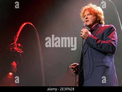 Mick Hucknall von Simply Red tritt am 15. März 2009 in der Radio City Music Hall in New York City, NY, USA auf. Foto von Donna ward/ABACAPRESS.COM Stockfoto