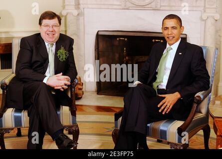 US-Präsident Barack Obama trifft sich am 17. März 2009 im Oval Ofice im Weißen Haus in Washington DC mit dem irischen Premierminister Brian Cowen. Foto von Olivier Douliery/ABACAPRESS.COM Stockfoto