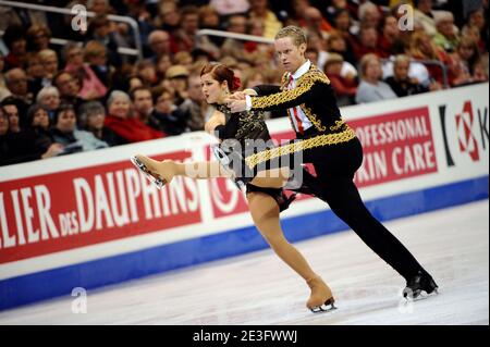 Emily Samuelson und Evan Bates aus den USA führen den Ice Dance Compulsory Dance bei den 2009 World Figure Skating Championships durch, die am 24. März 2009 im Staples Center in Los Angeles stattfinden. Foto von Lionel Hahn/ABACAPRESS.COM Stockfoto