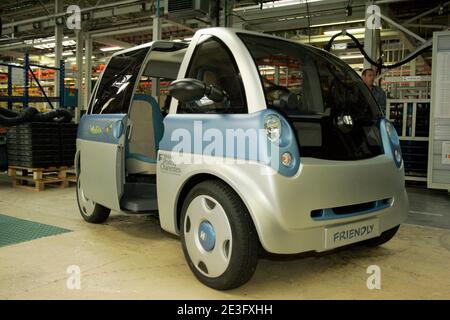 Prototyp eines neuen Elektroautos von Heuliez gebaut und finanziert vom Generalrat von Poitou Charentes in Cerizay, Frankreich, am 25 2009. März. Foto Pierrick Sauvage/ABACAPRESS.COM Stockfoto