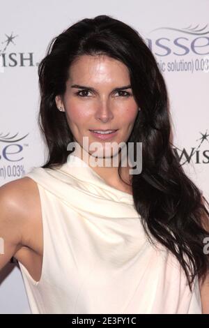 Angie Harmon kommt bei der Launch Party for Latisse an, die am 26. März 2009 in Los Angeles, CA, USA, bei 800 N. La Cienega stattfand. (Im Bild: Angie Harmon). Foto von Adam Orchon/ABACAPRESS.COM Stockfoto