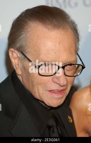 Der Fernseherpersönlichkeit Larry King nimmt an der Clive Davis Pre-Grammy Party im Beverly Hilton Hotel am 09. Februar 2008 in Los Angeles, Kalifornien, Teil. Kredit: Jared Milgrim/Der Fotozugang Stockfoto