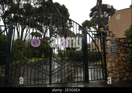 Eingang des Hauses Bernard Madoff im Cap d'Antibes, Südfrankreich am 29. März 2009. Foto von Giancarlo Gorassini/ABACAPRESS.COM Stockfoto