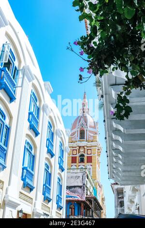 Nahaufnahme der Kuppel der Kathedrale Santa Catalina In der Altstadt von Cartagena de Indias in Kolumbien Stockfoto