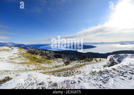 Blick auf den Kascharo-See vom Bihoro-Pass in Hokkaido, Japan. Stockfoto