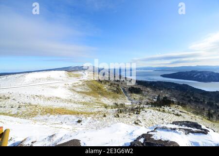 Blick auf den Kascharo-See vom Bihoro-Pass in Hokkaido, Japan. Stockfoto