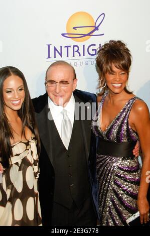 Sängerin Alicia Keys, Clive Davis und Sängerin Whitney Houston nehmen an der Clive Davis Pre-Grammy Party im Beverly Hilton Hotel am 09. Februar 2008 in Los Angeles, Kalifornien, Teil. Kredit: Jared Milgrim/Der Fotozugang Stockfoto