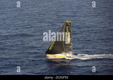 Louis Burton (Fra) segelt auf dem Imoca Bureau Vallee 2 während der 2020-2021 Vendee Globe, 9. Ausgabe des Solo non-stop ro / LM Stockfoto