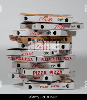 Leere, gebrauchte Pizzakisten, Imbisse, Stockfoto
