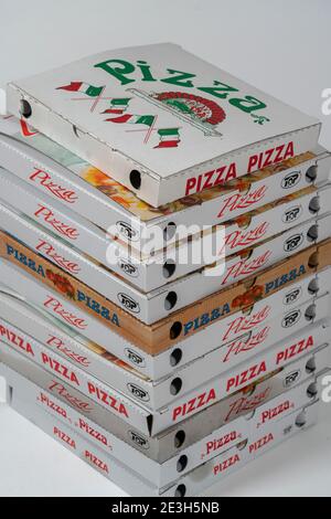 Leere, gebrauchte Pizzakisten, Imbisse, Stockfoto