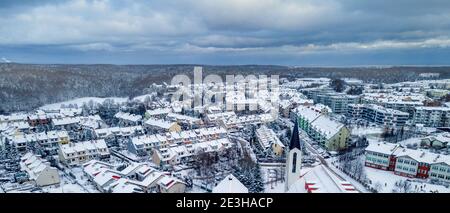 Dąbrowa Bezirk der Stadt Gdynia mit Schnee bedeckt Stockfoto