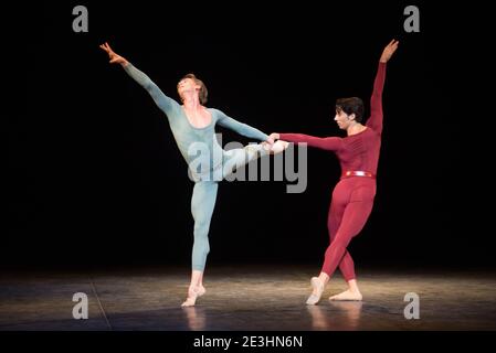 Zwei männliche ballettdanver auf der Bühne Stockfoto