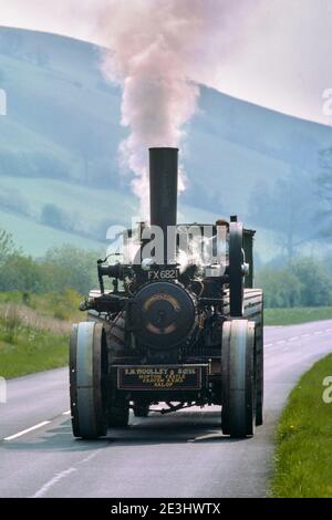 John Fowler und Company of Leeds Dampf Zugmaschine circa 1920 auf einer öffentlichen Straße Stockfoto