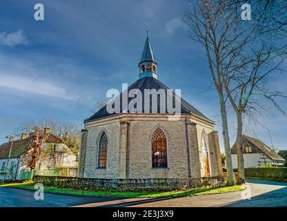 Kirche auf der kleinen Insel Nyord im südlichen Schärengarten Dänemarks Stockfoto