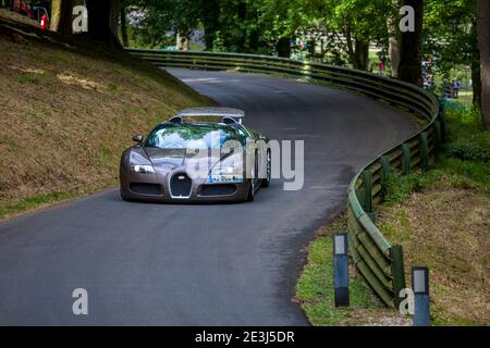 Ein Bugatti Veyron auf der Strecke in Prescott Hill, Gloucestershire, England Stockfoto