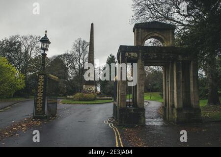 Haupteingang zum Victoria Park in Bath, Somerset, England, Großbritannien. Stockfoto