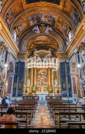 Kirche der Heiligen Namen von Jesus und Maria (Chiesa dei Santi Nomi di Gesu e Maria) barocker Innenraum in Rom, Italien Stockfoto