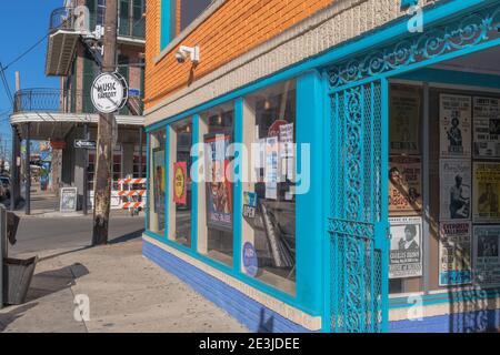 NEW ORLEANS, LA, USA - 17. JANUAR 2021: Berühmte Louisiana Music Factory Plattenladen in Faubourg Marigny Nachbarschaft Stockfoto