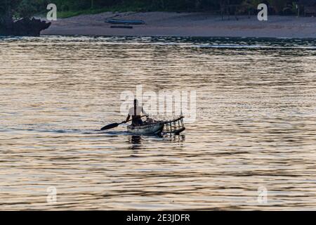 Outrigger Canoe auf der Yanaba Island, Papua-Neuguinea Stockfoto