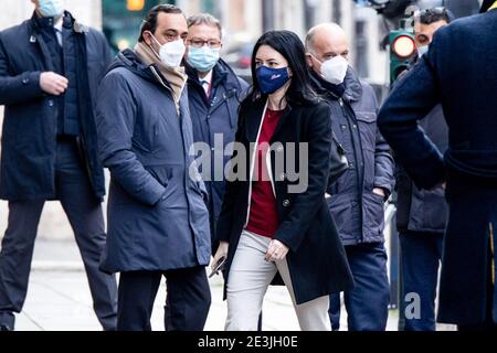 Rom, Italien. Januar 2021. Die italienische Bildungsministerin Lucia Azzolina kommt vor dem Vertrauensvotum der Regierung in den italienischen Senat. Kredit: SOPA Images Limited/Alamy Live Nachrichten Stockfoto