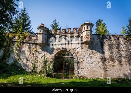Schloss Bosiljevo, mittelalterliche Burg von Frankopan Familie und jetzt in einem Zustand der Reparatur, Karlovac County, Kroatien Stockfoto