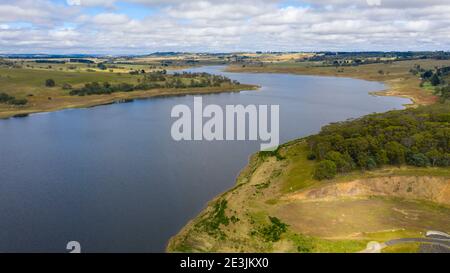 Luftaufnahme des Oberon-Staudamms in den Zentralen Tablelands Im regionalen New South Wales in Australien Stockfoto