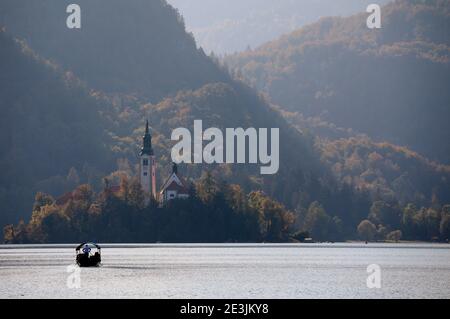 Bleder See im Herbst Stockfoto