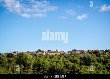 Blick auf Muce Weiler, Mali Iz, Insel Iz, Zadar Archipel, Dalmatien, Kroatien Stockfoto