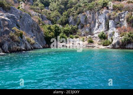 Die versunkenen Ruinen auf der Insel Kekova Dolichiste der alten lykischen Stadt des alten Simena. Antalya, Türkei Stockfoto