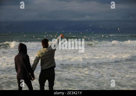 Gaza-Stadt, Der Gazastreifen, Palästina. Januar 2021. Gaza City Strand. Kredit: Hassan Jedi/Quds Net Nachrichten/ZUMA Wire/Alamy Live Nachrichten Stockfoto