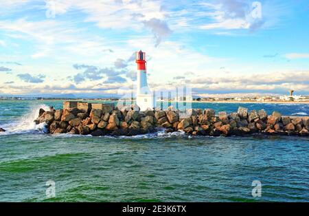 Der Leuchtturm von Grau du ROI an der Anlegestelle Occitanie, Frankreich. Stockfoto