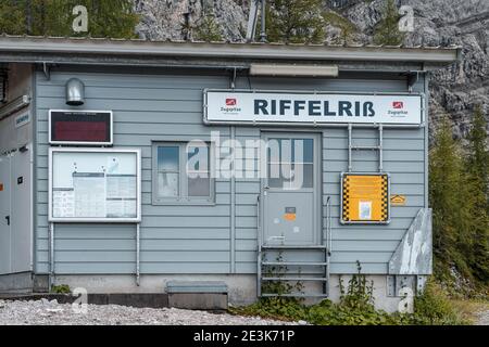 Zugspitze, Deutschland - 5. Aug 2020: Zahnradbahnstation Riffelriss-Gletscher Stockfoto