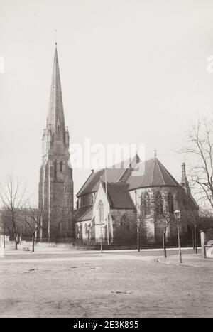 19. Jahrhundert Vintage-Foto: All Saints Church war eine anglikanische Kirche in der Wiener Straße in Dresden. Es war in der frühen englischen Periode der neugotischen Architektur. Die Kirche brannte bei den Bombenanschlägen vom 13. Und 14. Februar 1945 in Dresden nieder. Stockfoto