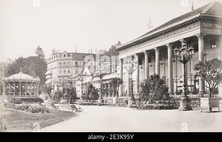 Vintage-Foto aus dem 19. Jahrhundert: Das Kurhaus ist ein Kurort, Casino und Konferenzkomplex in Baden-Baden am Rande des Schwarzwaldes. Stockfoto