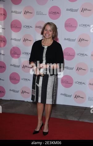 BEVERLY HILLS, CA - DEZEMBER 07: Katie Couric kommt an der Hollywood Reporter's Power 100: Women in Entertainment Frühstück im Beverly Hills Hotel am 7. Dezember 2010 in Beverly Hills, Kalifornien Menschen: Katie Couric Transmission Ref: MNC muss anrufen, wenn interessiert Michael Storms Kredit: Storms Media Group/Alamy Live News Stockfoto