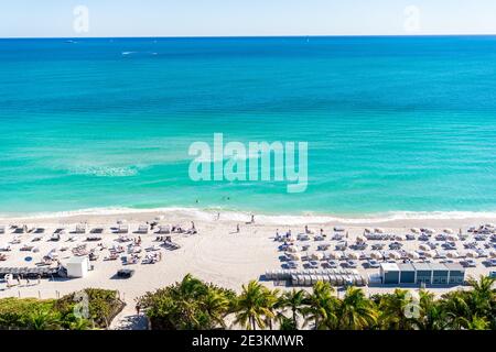 Luftaufnahme eines unberührten Strandes von Miami Florida. Stockfoto