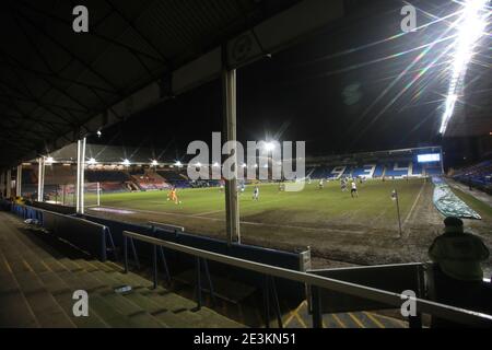 Peterborough, Großbritannien. Januar 2021. Eine allgemeine Ansicht, mit den London Road Terrassen noch leer von Fans, bei der EFL League ein Spiel Peterborough United gegen Charlton Athletic, im Weston Homes Stadium, Peterborough, Cambridgeshire, Großbritannien am 19. Januar 2021. Die Spiele der englischen Premier League werden immer noch hinter verschlossenen Türen gespielt, wegen der aktuellen COVID-19 Coronavirus-Pandemie und der staatlichen sozialen Distanzierungs-/Sperrbeschränkungen. Kredit: Paul Marriott/Alamy Live Nachrichten Stockfoto