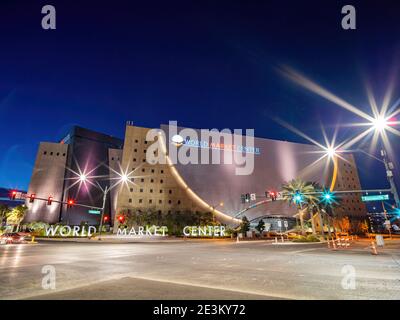 Las Vegas, 8. JANUAR 2021 - Nachtansicht des World Market Center Stockfoto