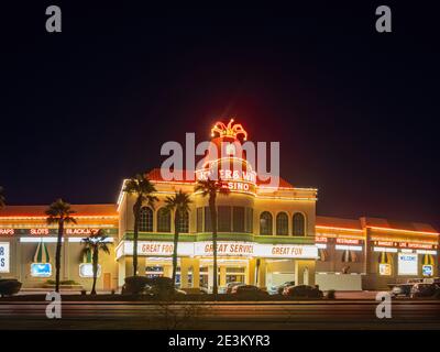 Las Vegas, 13. JAN 2021 - Nachtansicht des Jokers Wild Casino Stockfoto