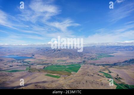 Luftaufnahme der Canterbury Landschaft durch Plexiglas von innen Segelflugzeug Cockpit im Flug Stockfoto