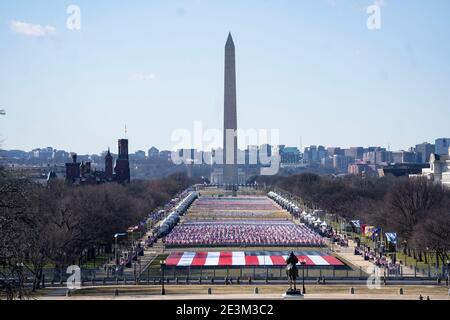 Washington, USA. Januar 2021. Das am 19. Januar 2021 aufgenommene Foto zeigt einen Blick auf die National Mall vor der 59. Amtseinführung des Präsidenten in Washington, D.C, USA. Die Amtseinführung des designierten Präsidenten Joe Biden findet am Mittwoch statt. Quelle: Liu Jie/Xinhua/Alamy Live News Stockfoto