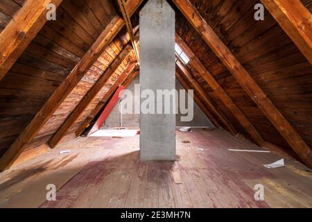 Empty attic renovation and thermal Insulation Stockfoto