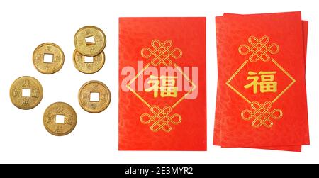 Roter Umschlag namens "Ang Pao" und Goldmünzen in chinesischen Neujahrskonzept, Sparkonzept und Reichtum. Stockfoto