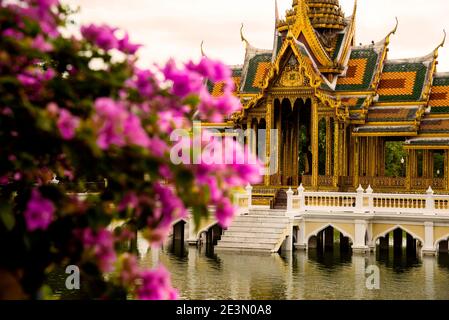 Bang Pa-in Palace im thailändischen Stil im ehemaligen königlichen Sommerpalast in Thailand. Stockfoto